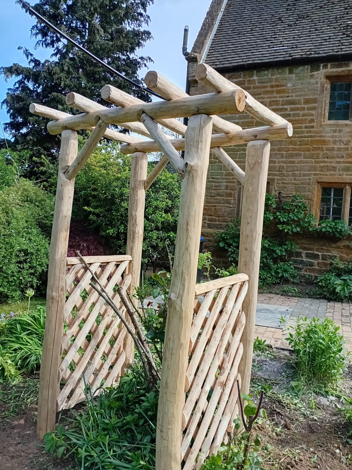 Timber Frame Buildings for the House, Garden & Courtyard 2